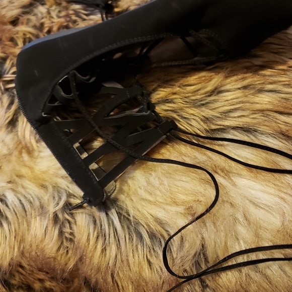 Shoes - Picture 1 of 3